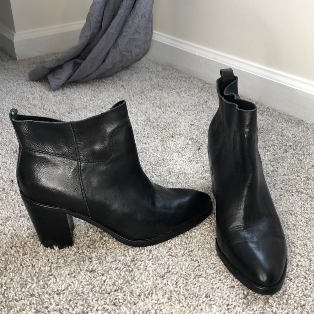 Anthropologie Latigo Soft Leather Pull On Bootie SZ 8